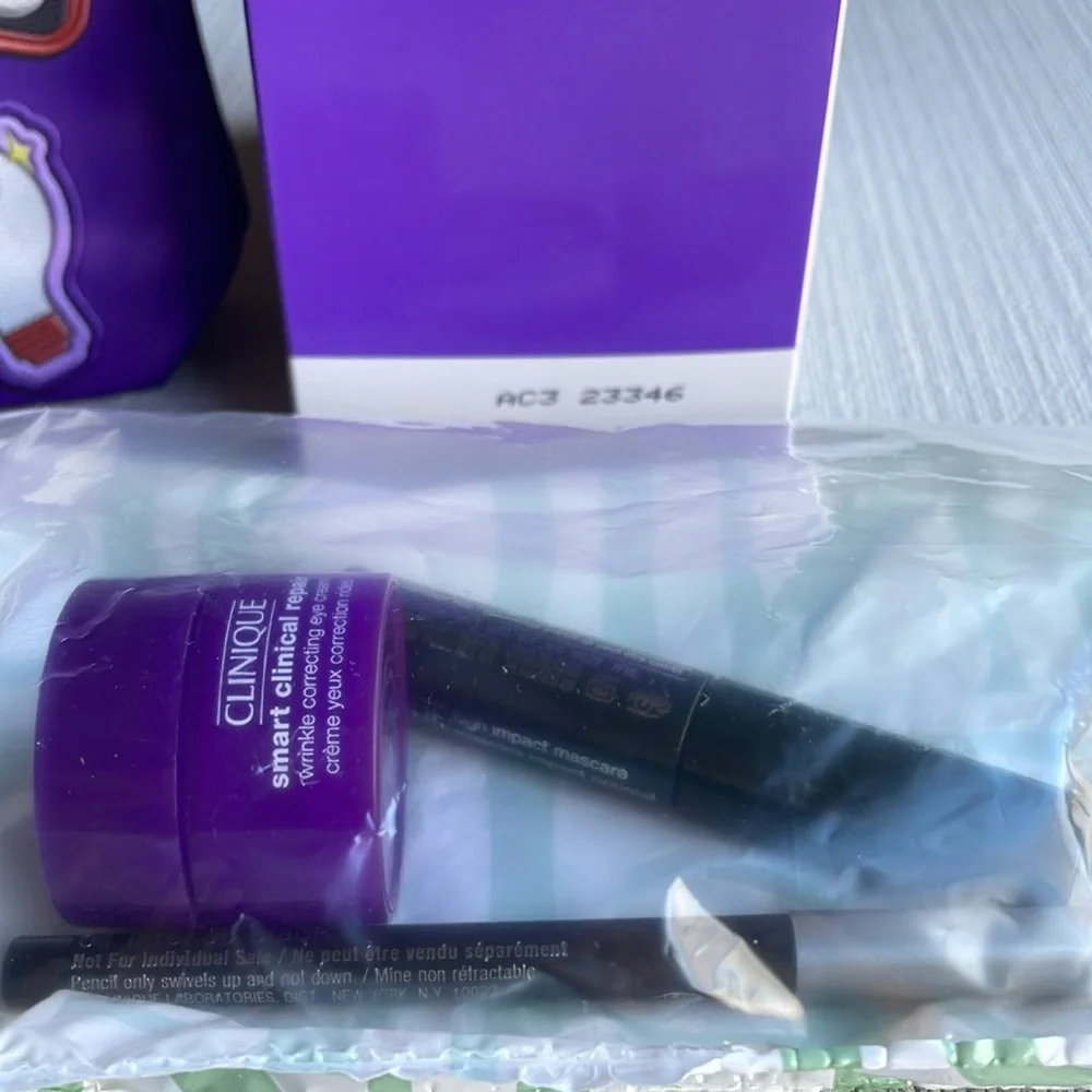 Clinique gift sets with pouch eyeliner eye cream mascara